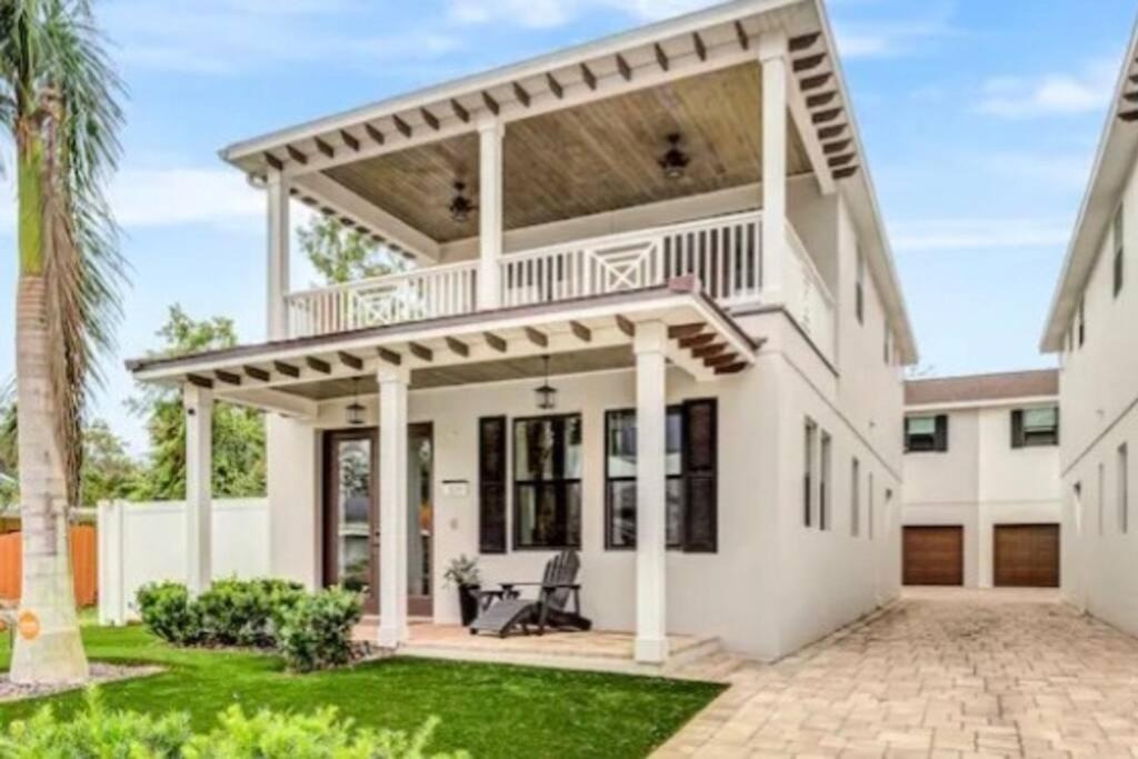 Beach-Town Pet-Friendly Downtown Home @ 10 Acre Park-629 Sarasota Bagian luar foto